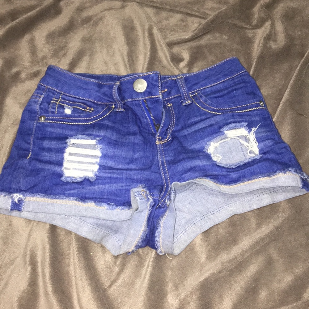 Ripped denim shorts